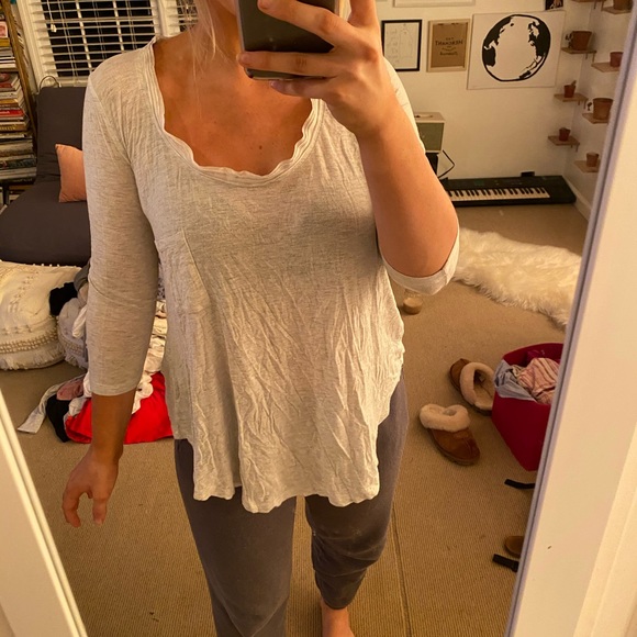 Pretty gray long sleeve with silky neck line! - Picture 1 of 3